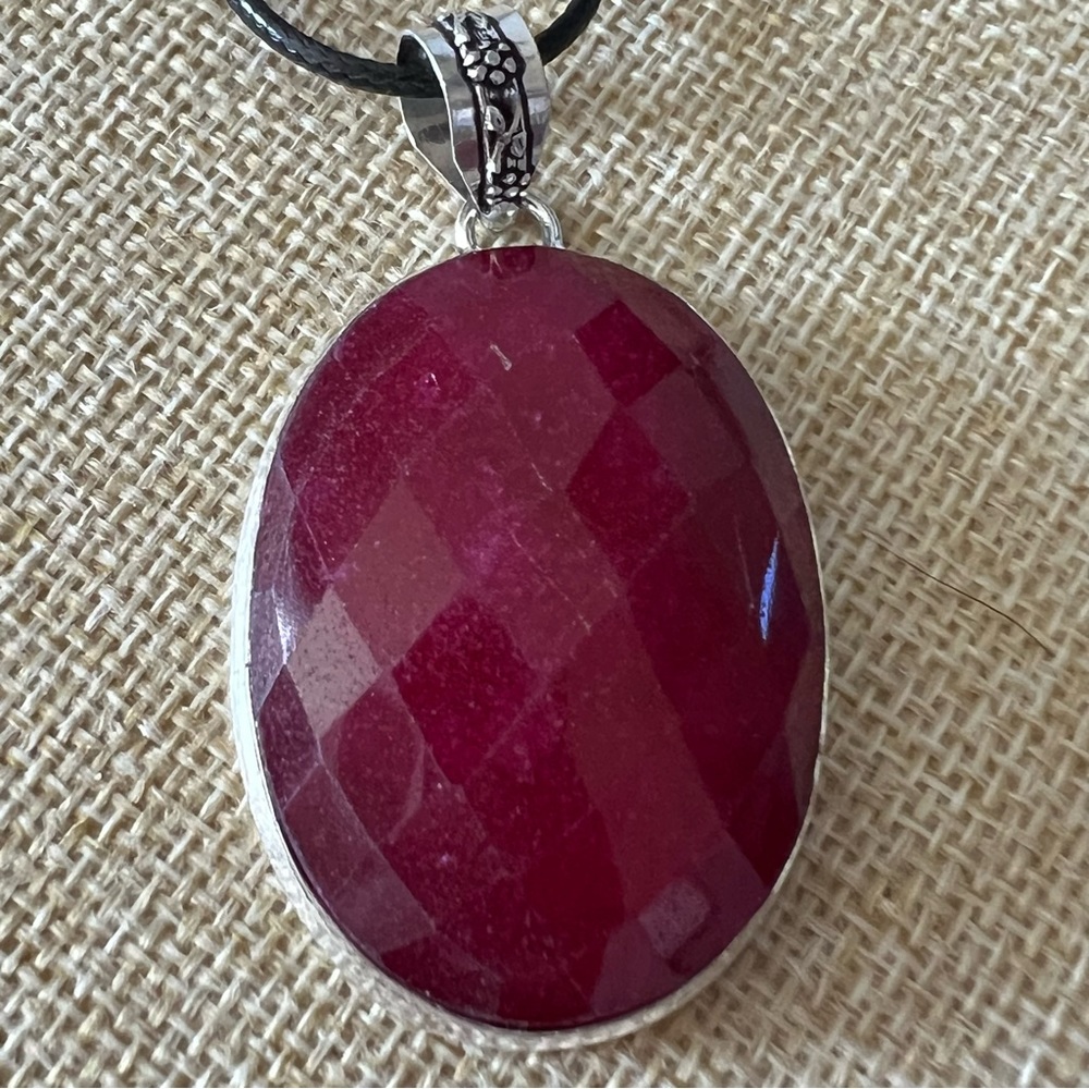 New Enhanced Faceted Red Ruby Crystal Stone Silve… - image 1